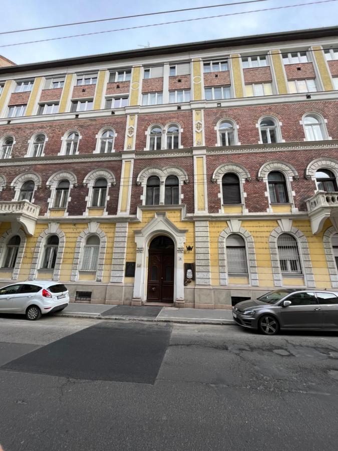 Garibaldik Apartman Budapest Exterior foto